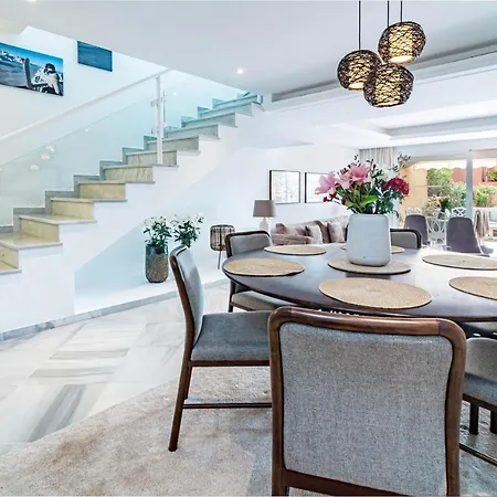 Tropical Palmy 3 Bedroom Townhouse In Nueva Andalucia Close To Puerto Banus Nyaraló *