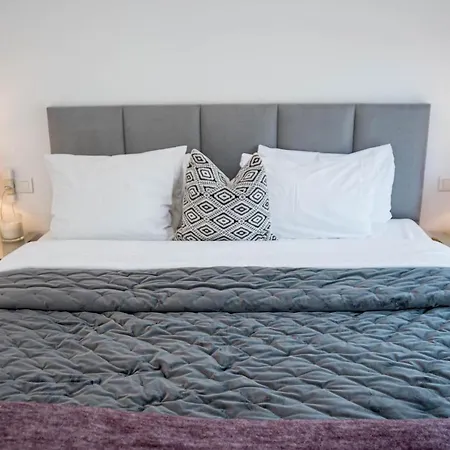 Tropical Palmy 3 Bedroom Townhouse In Nueva Andalucia Close To Puerto Banus Dom wakacyjny