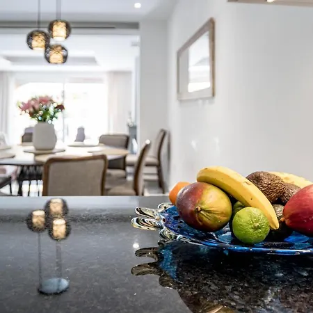 Hébergement de vacances Tropical Palmy 3 Bedroom Townhouse In Nueva Andalucia Close To Puerto Banus