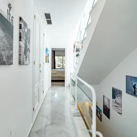 Tropical Palmy 3 Bedroom Townhouse In Nueva Andalucia Close To Puerto Banus Feriehus *