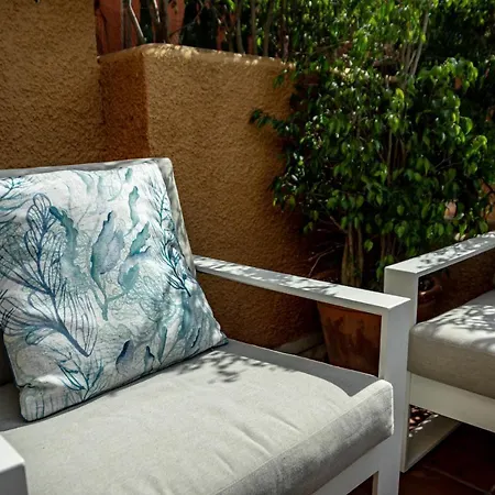 Tropical Palmy 3 Bedroom Townhouse In Nueva Andalucia Close To Puerto Banus بيت للعطل *
