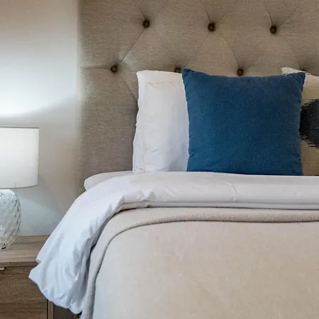 Tropical Palmy 3 Bedroom Townhouse In Nueva Andalucia Close To Puerto Banus Hébergement de vacances