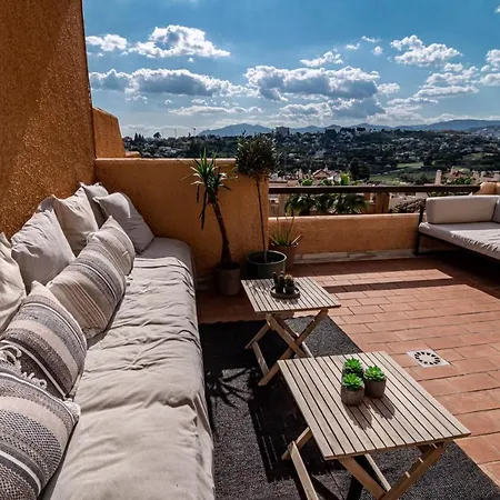 Hébergement de vacances Tropical Palmy 3 Bedroom Townhouse In Nueva Andalucia Close To Puerto Banus Marbellac