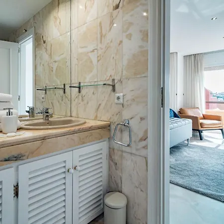 Tropical Palmy 3 Bedroom Townhouse In Nueva Andalucia Close To Puerto Banus Dom wakacyjny Marbella