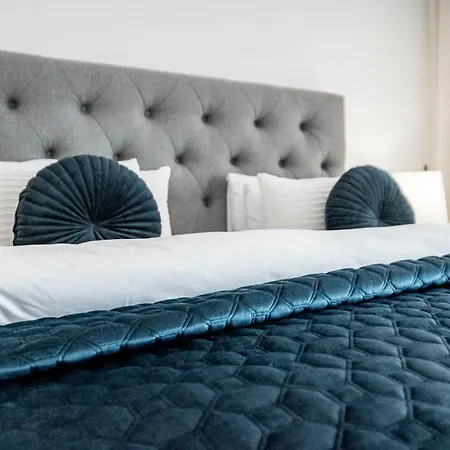 Tropical Palmy 3 Bedroom Townhouse In Nueva Andalucia Close To Puerto Banus Dom wakacyjny Marbella