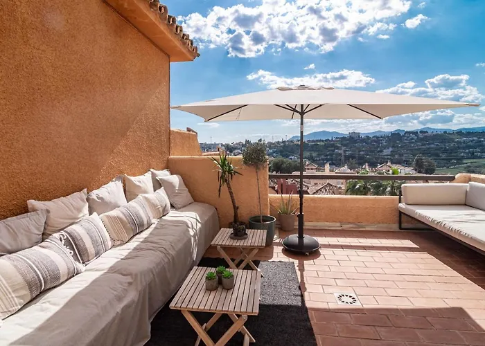 Tropical Palmy 3 Bedroom Townhouse In Nueva Andalucia Close To Puerto Banus 別荘