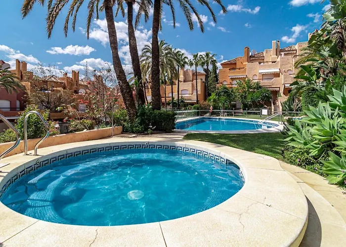 Prázdninový dům Tropical Palmy 3 Bedroom Townhouse In Nueva Andalucia Close To Puerto Banus *
